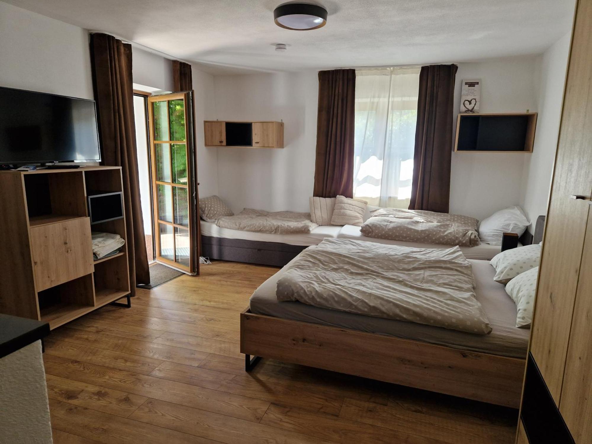 Nicky Apartments And Studios نيديراو المظهر الخارجي الصورة
